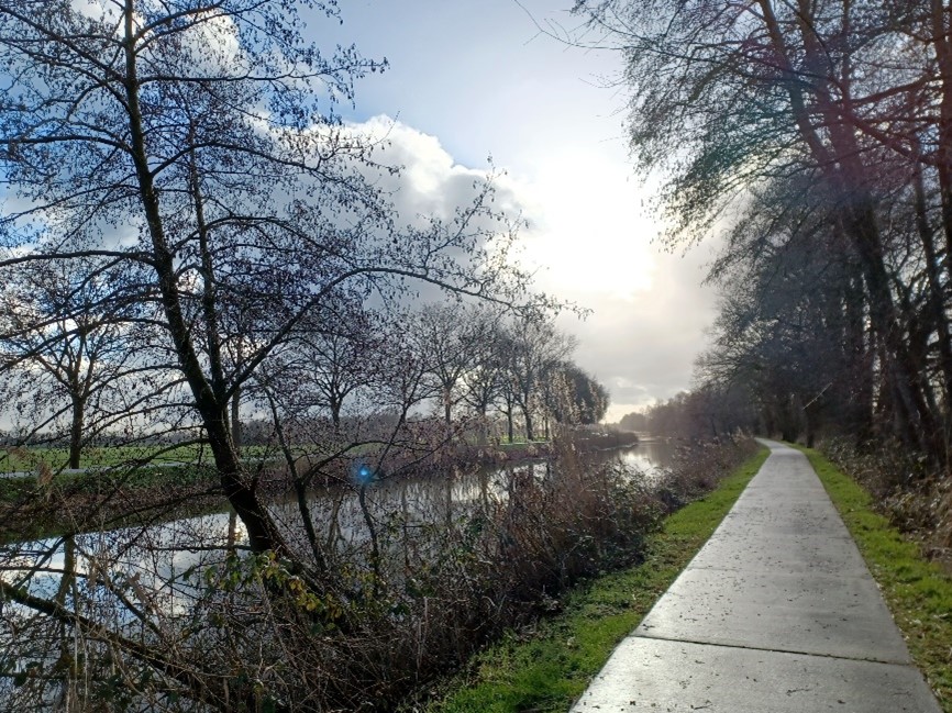 Zichtlijn langs het Apeldoorns Kanaal, in zuidelijke richting langs het Jaagpad